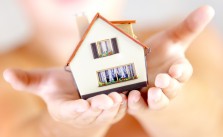 Artikelgebend sind Tipps für das Investment in das Eigenheim.